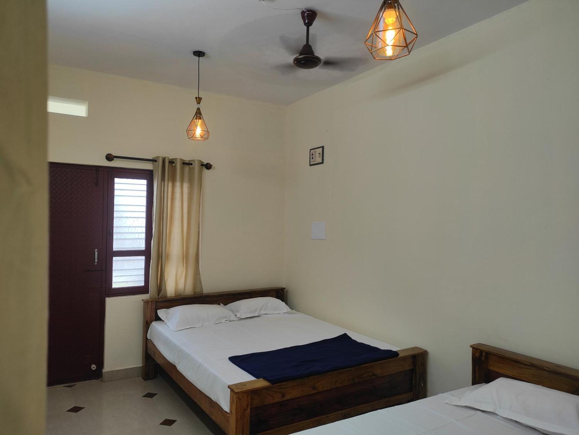 Chikmagalūr Nest Inn Service Rooms מראה חיצוני תמונה