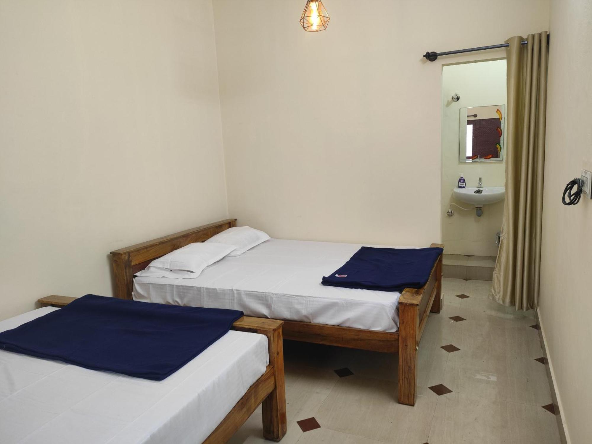 Chikmagalūr Nest Inn Service Rooms מראה חיצוני תמונה